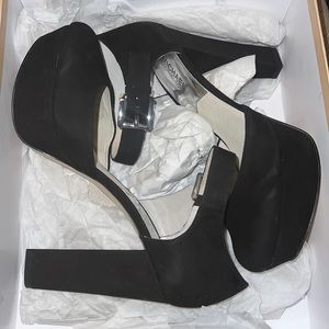 Michael Kors Suede Haven Ankle Strap Platform Heels Silver Buckle Size 8.5